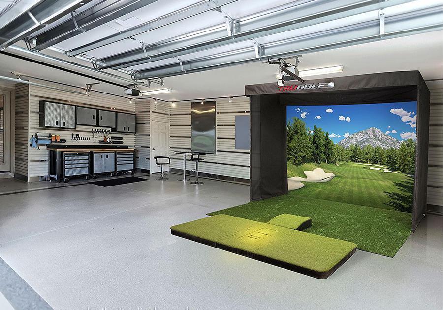what is a golf simulator with projector